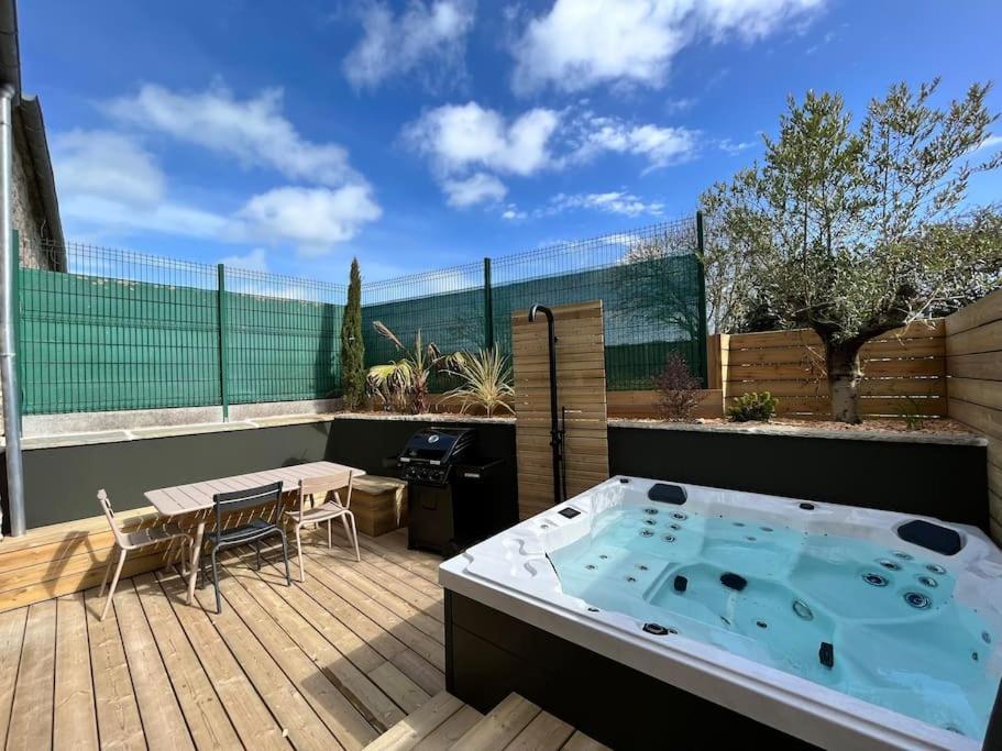 Douceur De Vivre En Bord De Mer - Jacuzzi Et Cheminee سان كولوم المظهر الخارجي الصورة